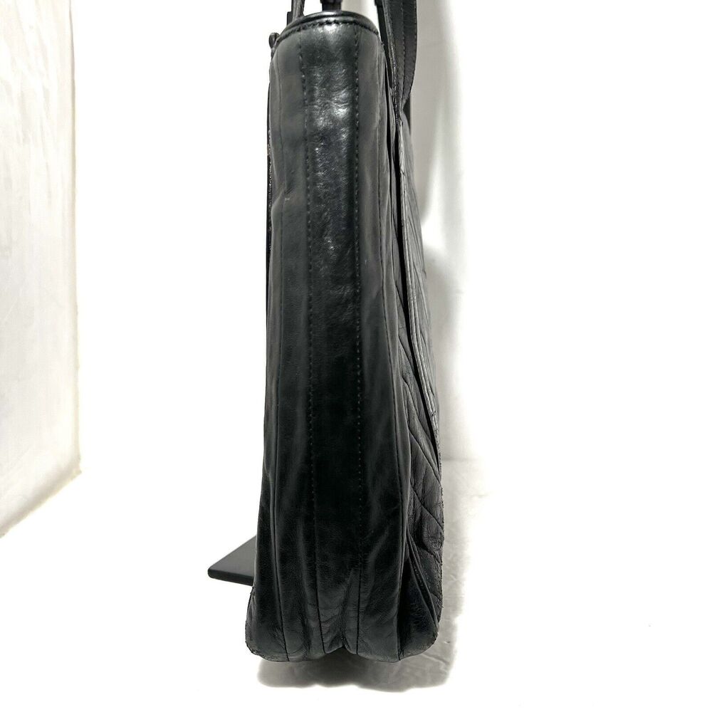 Vintage Chanel Leather Chevron Quilt Tote Bag Shoulder Bag Made In Italy - Picture 14 of 16